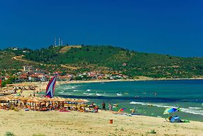 House Blerina - Beachfront Double Sarti Getaway