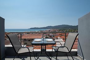 Blue Horizon Sarti - Charming Quad Seaview Getaway