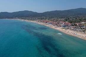 Blue Horizon Sarti - Charming Quad Seaview Getaway