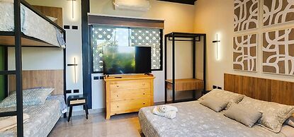 w Private 4BR Getaway With Pool Cinema
