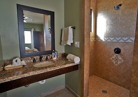 The Cerritos Beach Inn