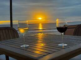 The Cerritos Beach Inn