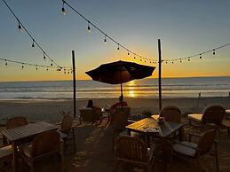 The Cerritos Beach Inn