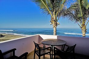 The Cerritos Beach Inn