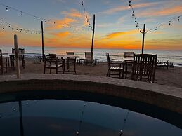 The Cerritos Beach Inn