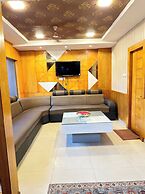 Hotel D K Puri New Marine Drive Rd