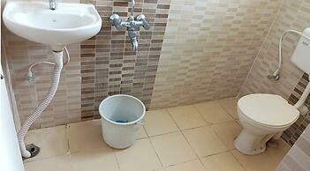 Hotel D K Puri New Marine Drive Rd