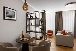 The Bridge Residence by Little King