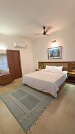 Lahari by Hireavilla - Chic 4BR Beachfront Villa
