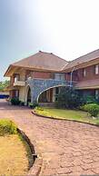 Lahari by Hireavilla - Chic 4BR Beachfront Villa
