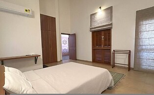Lahari by Hireavilla - Chic 4BR Beachfront Villa