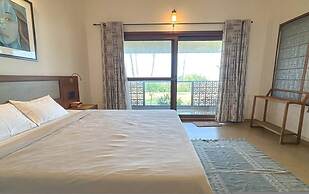 Lahari by Hireavilla - Chic 4BR Beachfront Villa