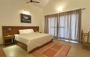 Lahari by Hireavilla - Chic 4BR Beachfront Villa