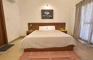 Lahari by Hireavilla - Chic 4BR Beachfront Villa