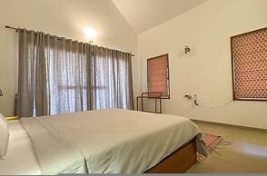 Lahari by Hireavilla - Chic 4BR Beachfront Villa