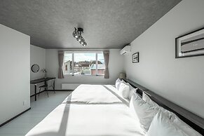 HILLS NISEKO E