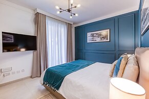Designer Apartment Near Seafront Balcony Patio