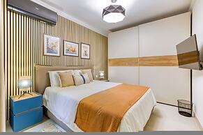 Designer Apartment Near Seafront Balcony Patio