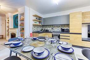 Designer Apartment Near Seafront Balcony Patio