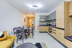 Designer Apartment Near Seafront Balcony Patio