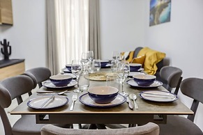 Designer Apartment Near Seafront Balcony Patio