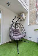 Designer Apartment Near Seafront Balcony Patio