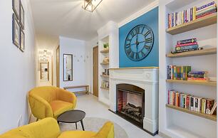 Designer Apartment Near Seafront Balcony Patio