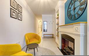 Designer Apartment Near Seafront Balcony Patio