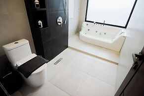 Orion Villa Telaga Menjer
