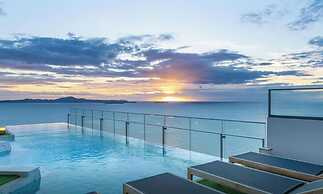 Sea View Large Luxury Space For Comfort and Joy