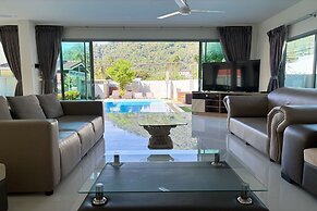 Villa Ishu 4BR Pool and Garden