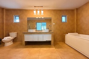 Villa Ishu 4BR Pool and Garden