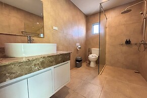 Villa Ishu 4BR Pool and Garden