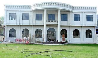 Hotel Pushpa Paradise