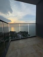 Seaview Beach Front Gem At A Great Price
