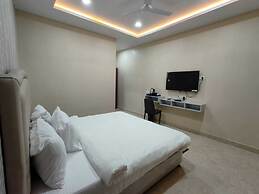 Aura Resorts