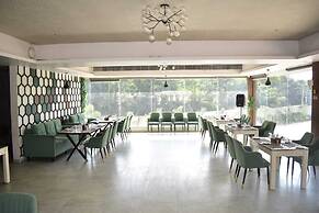 Aura Resorts