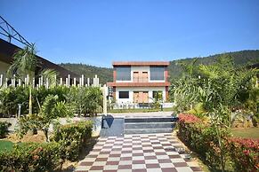 Aura Resorts
