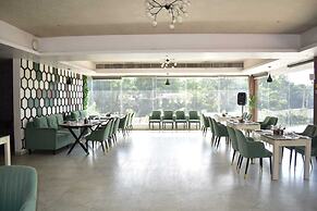 Aura Resorts