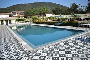 Aura Resorts