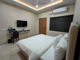 Aura Resorts