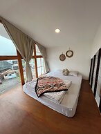 Linggayoni Cottage Dieng