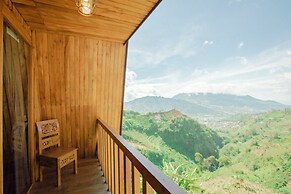 Emerald Cabin Dieng
