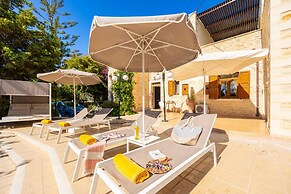 Villa Marcos Chara in Asteri