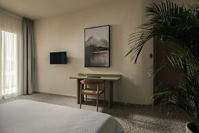 FOS Luxury Suites