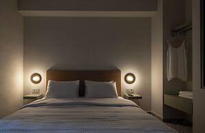 FOS Luxury Suites