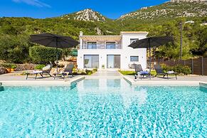 Villa Chronis in Mparmpati