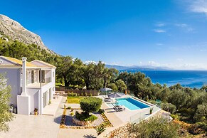 Villa Chronis in Mparmpati