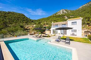 Villa Chronis in Mparmpati