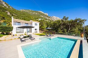 Villa Chronis in Mparmpati